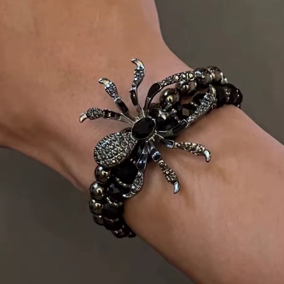Unisex halloween gothic party adjustable Black and Silver Spider Bracelet - Picture 9 of 9